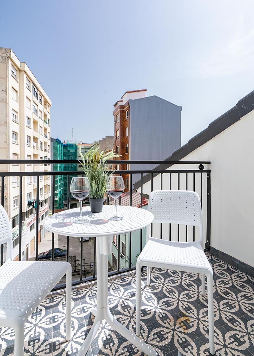 Turisticos Con Terraza En Lapera Apartment